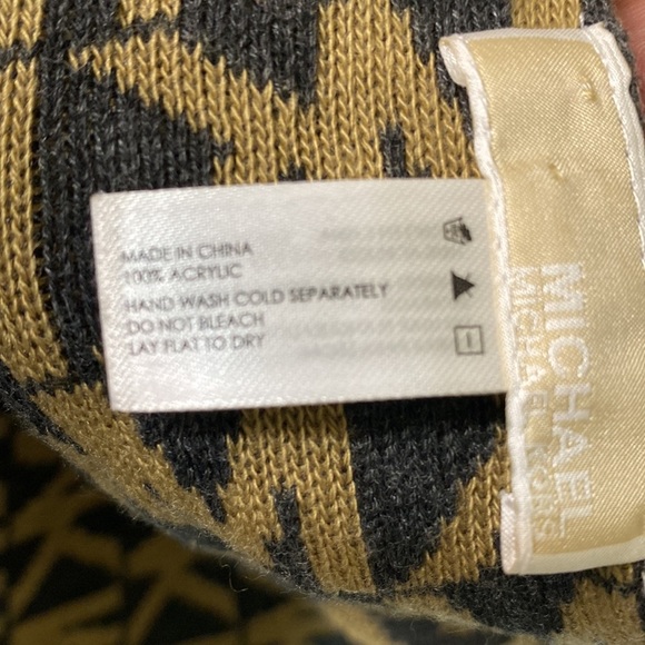 Michael Kors Signature Logo Brown & Gray Scarf OSFM - Picture 5 of 6
